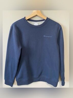 Champion Men’s Navy Blue Crewneck Sweatshirt